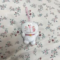 ドラえもん　ピンクホワイト　ストラップ