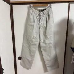 未使用品 Eddie Bauer ツータック チノパン 33/34 カーキ - メルカリ