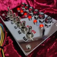 ファズとブースターがセットになったエフェクター - メルカリ