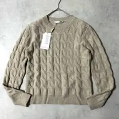 ベージュ ニット