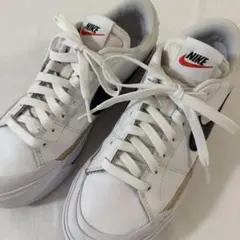 NIKE ナイキ スニーカー ホワイト 24cm DM7590-100 洗濯済みのサムネイル