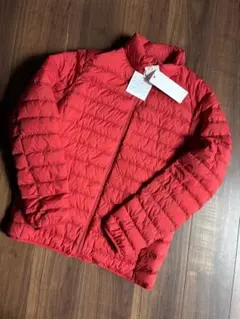 新品未使用！UNIQLO ULTRA LIGHT DOWN M レッド