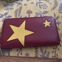 ステラマッカートニー星形デザインの赤い長財布　ラウンド