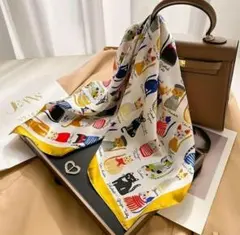 猫イラスト　スカーフ バンダナ　　上品　可愛い　おしゃれのサムネイル