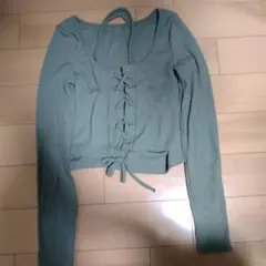 Dazy 長袖クロップド丈トップス