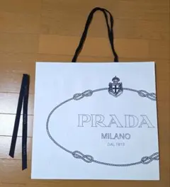 PRADA ホワイト 紙袋 ショッパー 大 リボン付き 42×40×14