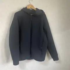 ユニクロ　ウルトラストレッチドライスウェットフルジップパーカ（長袖）