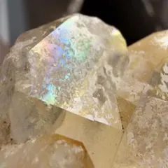 黄金の輝き】ゴールデンヒーラー ポイント 原石 89g 水晶 鉱物標本