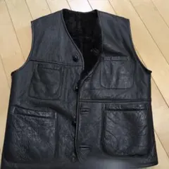 本革レザー ベストで裏地ボア。