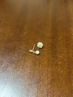 k10 パールピアス　片耳のサムネイル