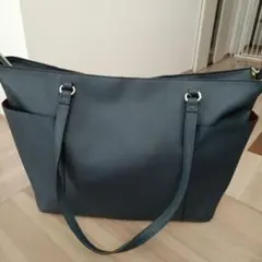ダークブルー ショルダーバッグ 外ポケット付き