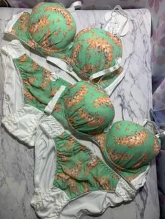 Item thumbnail for item dec33848-c424-4b99-af79-f396417275c1