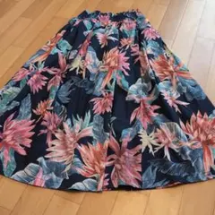 ボタニカル柄 フレアスカート ロング丈のサムネイル