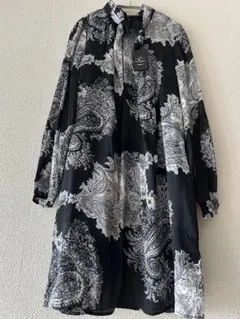 未使用 cocon japan黒白ペイズリー柄 長袖ワンピース