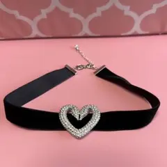 スワロフスキーUNAチョーカー