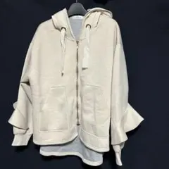 15 Emee Law フード付きベージュパーカー　サイズ38画像は同型