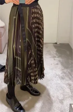sacai カモフラージュ柄　プリーツスカート 2025年最新】sacai スカート カモフラの人気アイテム - メルカリ