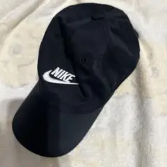 NIKE　ブラック　キャップ　ロゴ刺繍　メンズ　レディース　黒