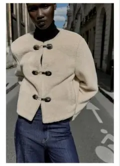 ZARA トグルボタン フェイクファージャケット