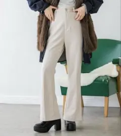 JEANASIS サスティナブルヌバックライクフレアパンツ オフホワイト