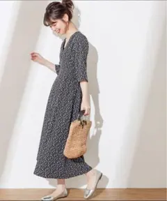 ナチュラルクチュール  新品未使用タグ付き！　レトロ小花ワンピース　ロングワンピ