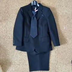キッズ ブラックスーツ ネクタイ付き　120cm カッターシャツなし
