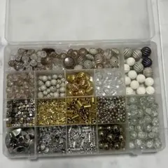 ビーズセット 金属・透明パーツ アクセサリー 収納ケース付 ハンドメイド