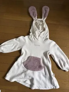 ウサギ耳フード付きトレーナー 100