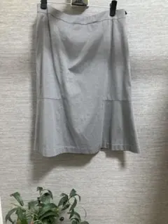 スカート　ひざ丈　アンタイトル