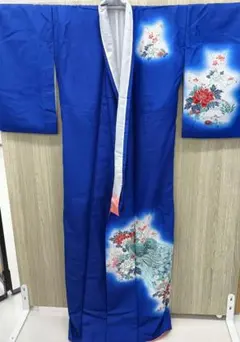 振袖 鮮やかな青地 牡丹と雪洞文様 華やか - メルカリ