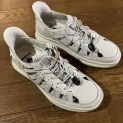 メッシュ スニーカー