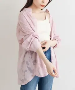【Kastane】花柄ジャガードシアーシャツのサムネイル