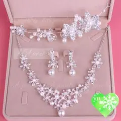 イヤリング＆ネックレス&ヘッドドレスセット❀新品パールお花ヘアアクセサリー