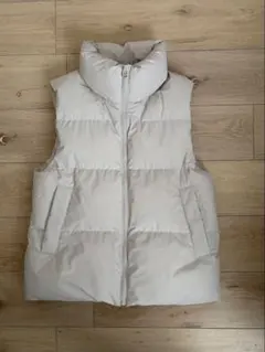 ３月中のみ出品　GU ダウン　ベスト
