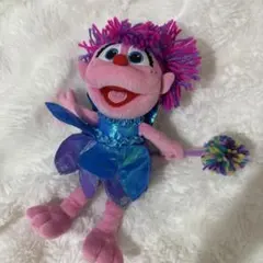 セサミストリート アビー・カダビー ぬいぐるみ