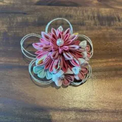 つまみ細工　髪飾り　コサージュ