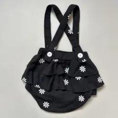 黒地白花柄フリルサスペンダー付きボトムス