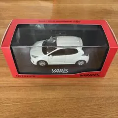 TOYOTA YARIS ミニカー ホワイトのサムネイル