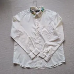 RIVET & SURGE 花柄刺繍 長袖シャツ
