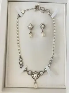 ブライダルアクセサリー　ネックレス　イヤリング