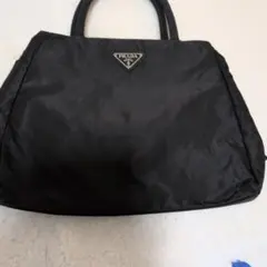 【土日限定】PRADA テスートナイロン トートバッグ ブラックのサムネイル