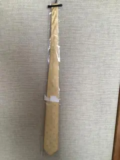金色 ネクタイ クリーニング済み