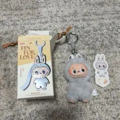 ラブブ ぬいぐるみペンダント イニシャル C グレー