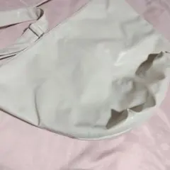 ホワイト合成皮革ショルダーバッグ