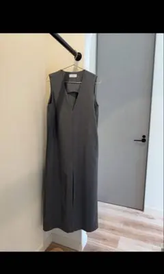 Vネック　スリットジャンパースカート　スローブイエナ