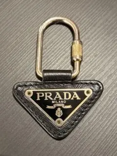 PRADA トライアングルロゴ キーリング