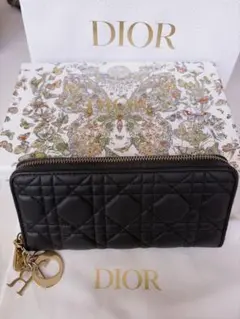 Dior ブラック レザー 二つ折り財布 キルティング - メルカリ