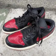 NIKE AIR JORDAN 1 LOW ブラック レッド　ジョーダンのサムネイル