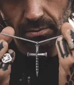 ♥️残りわずか♥️ネックレス　スカル　海外　シルバー　おしゃれ　十字架　人気