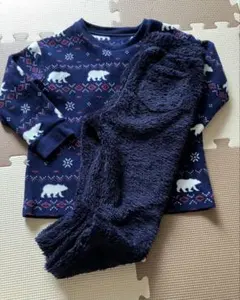 ユニクロ　クマ柄フリースパジャマ上下セット 110